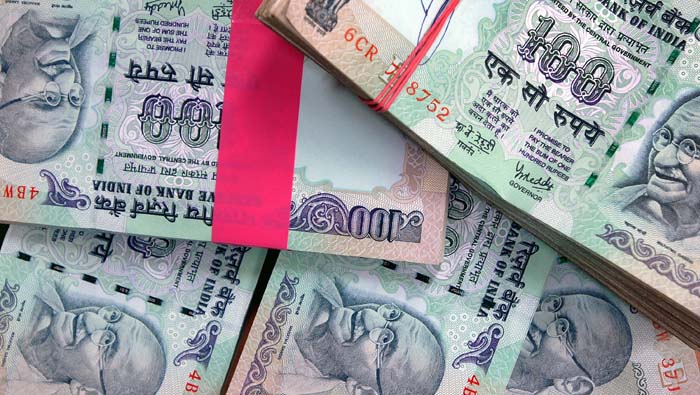 Rupee volatility near eight-month low as oil sinks
