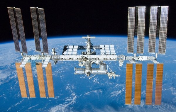 وقت مرور محطة الفضاء الدولية مساء اليوم في سماء السلطنة وفرصة لمشاهدتها بالعين المجردة