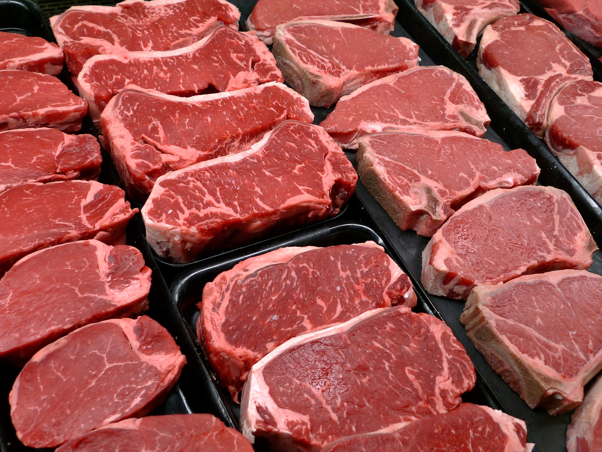دراسة: بروتينات اللحوم تتسبب في البدانة وليست الدهون