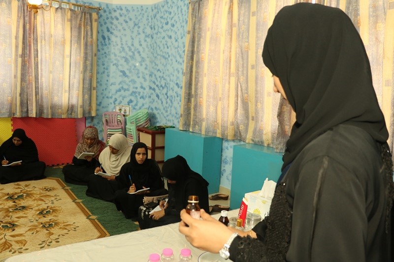 صناعة المخمريات واللبان المعطر بجمعية المرأة العمانية بسمائل