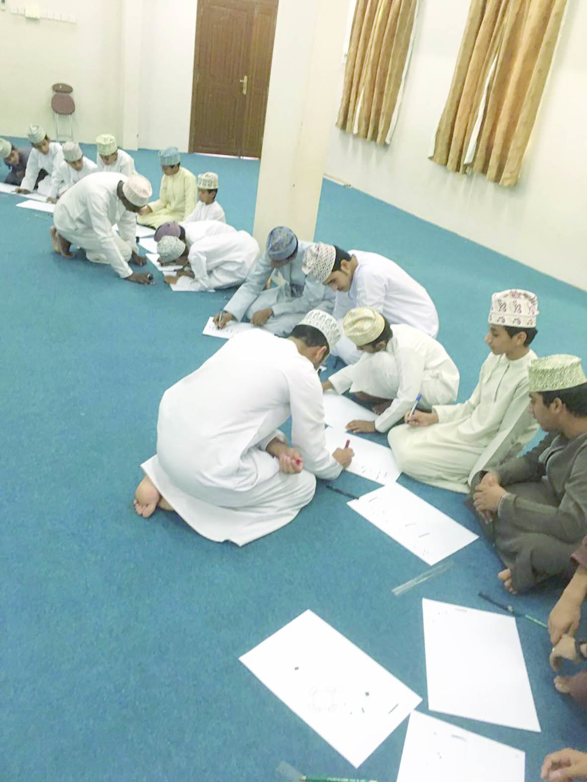 حلقة في "الخط العربي" بالرستاق