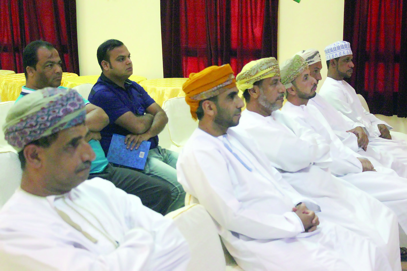 بلدية إبراء تعزز وعي المقاولين بالاشتراطات الفنية