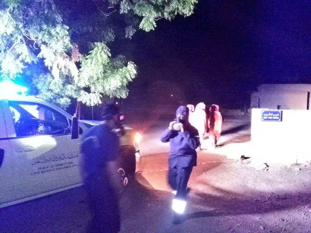 فريق المواد الخطرة بمحافظة مسقط يسيطر على تسرب غاز سام وإحتوائه من مصنع للثلج بمنطقة المنومة بولاية السيب