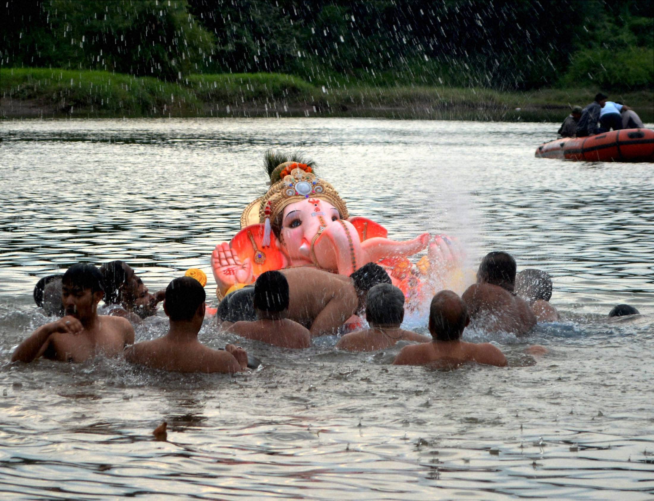 14 Killed During Ganesh Immersion In Maharashtra - Times Of Oman