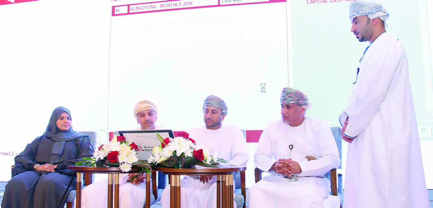 بنك مسقط يوزع جوائز بمئات ألوف الريالات