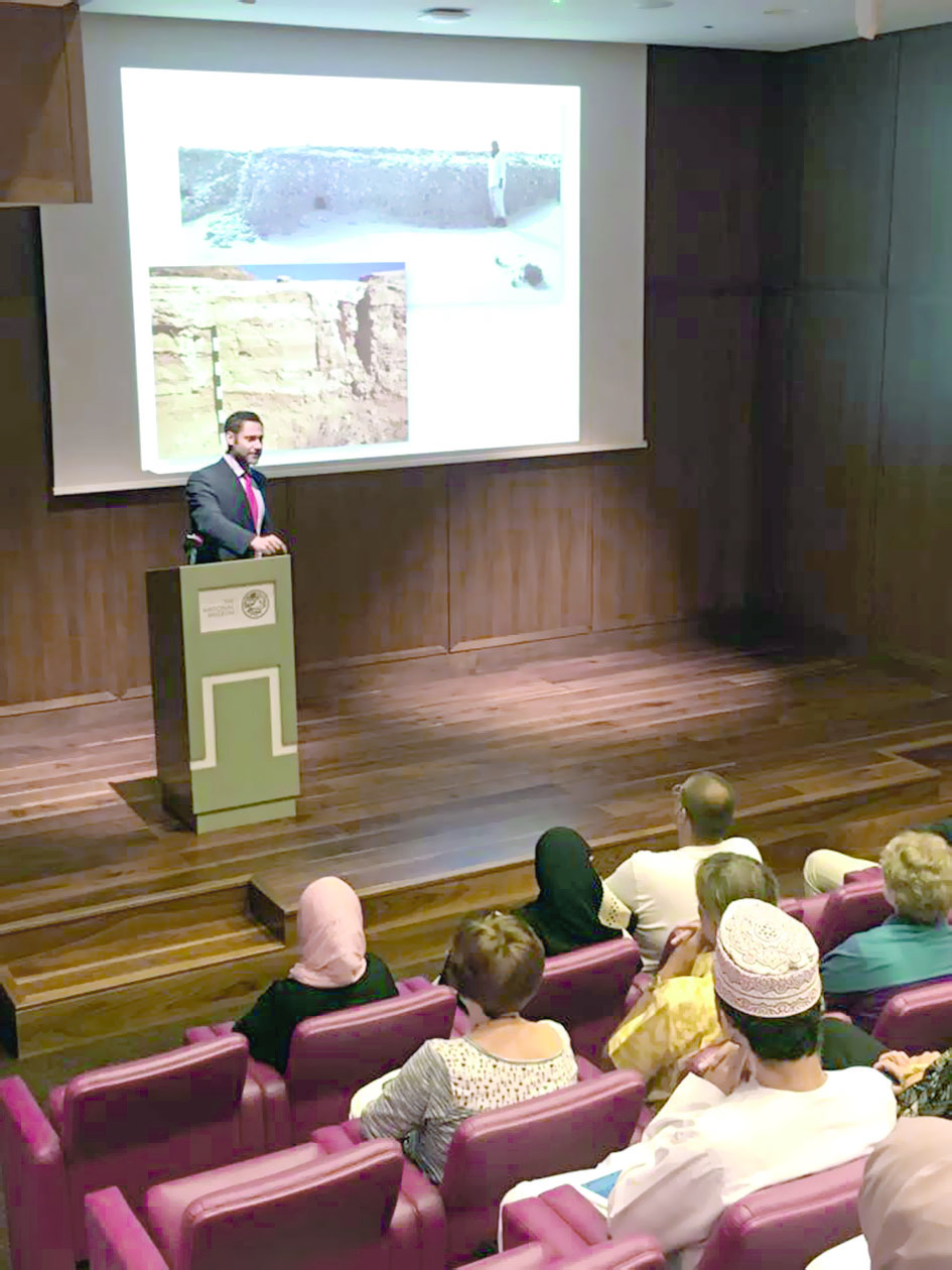 المتحف الوطني يستعرض "الآثار الحجرية لأوائل المستوطنين في عُمان"