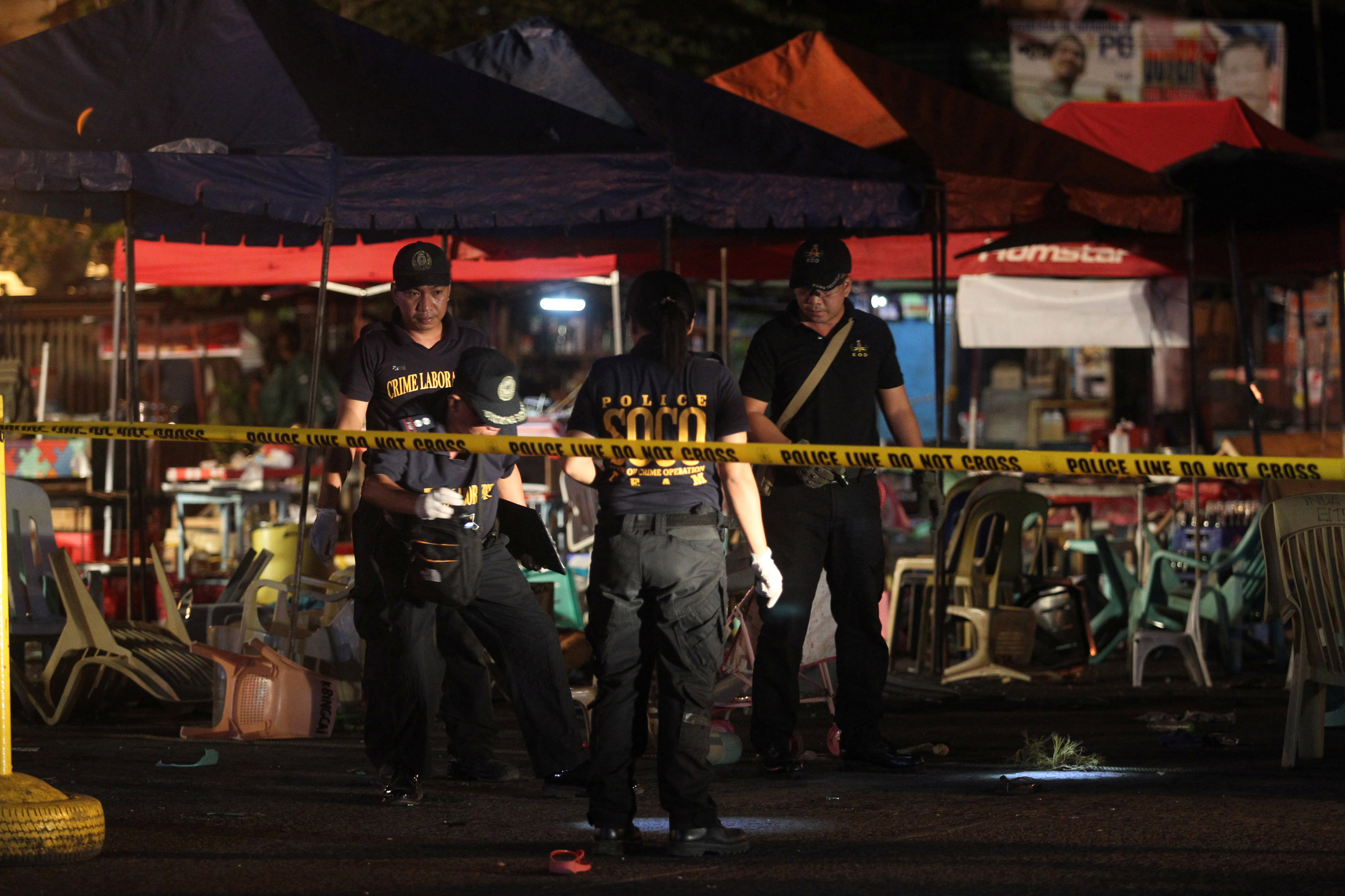 Blast kills 12 as Philippine president visits hometown