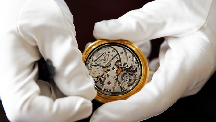 Swiss watch exports fall as global demand wanes