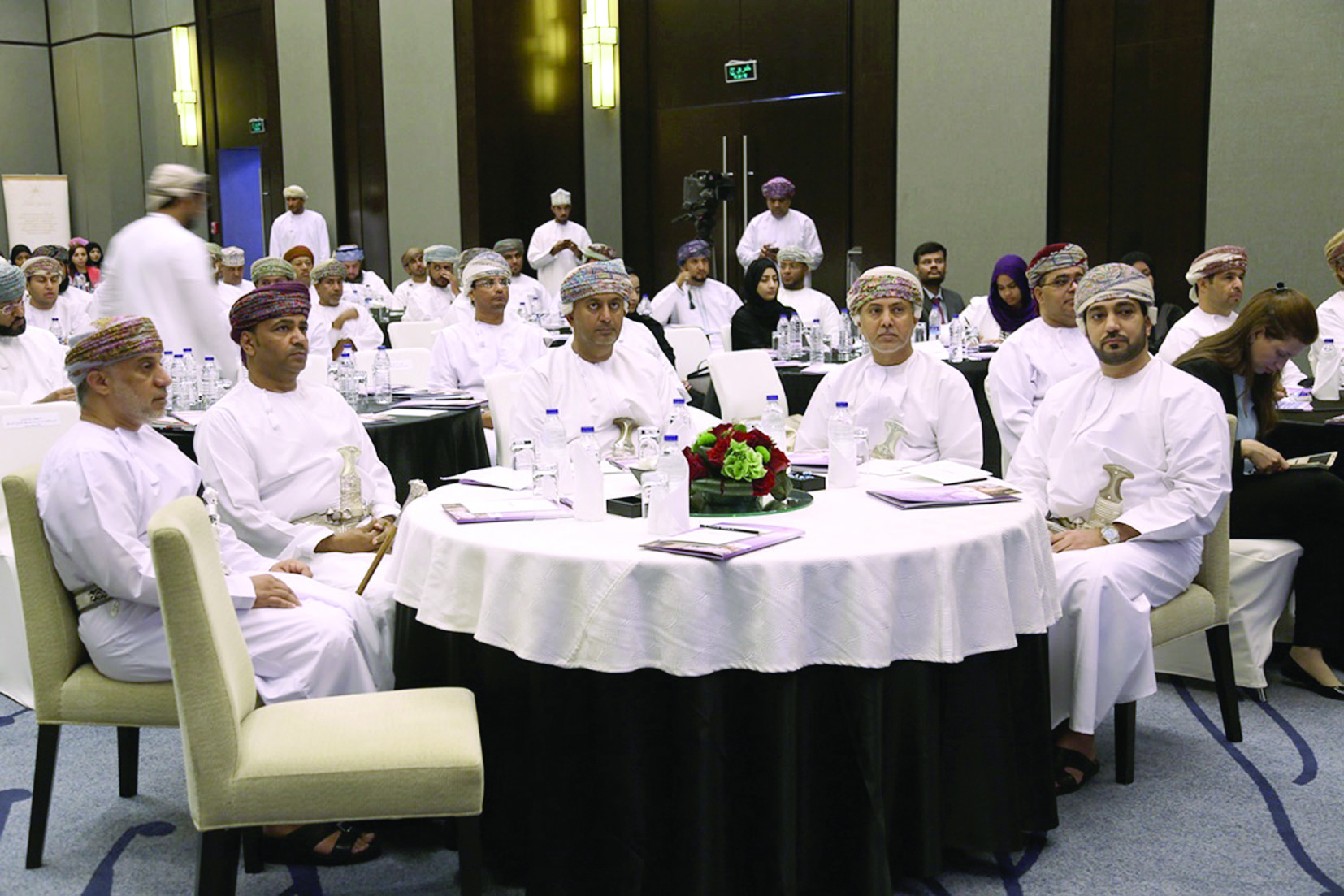 بنك نزوى يدعم «ترويج الفرص الاستثماريّة»