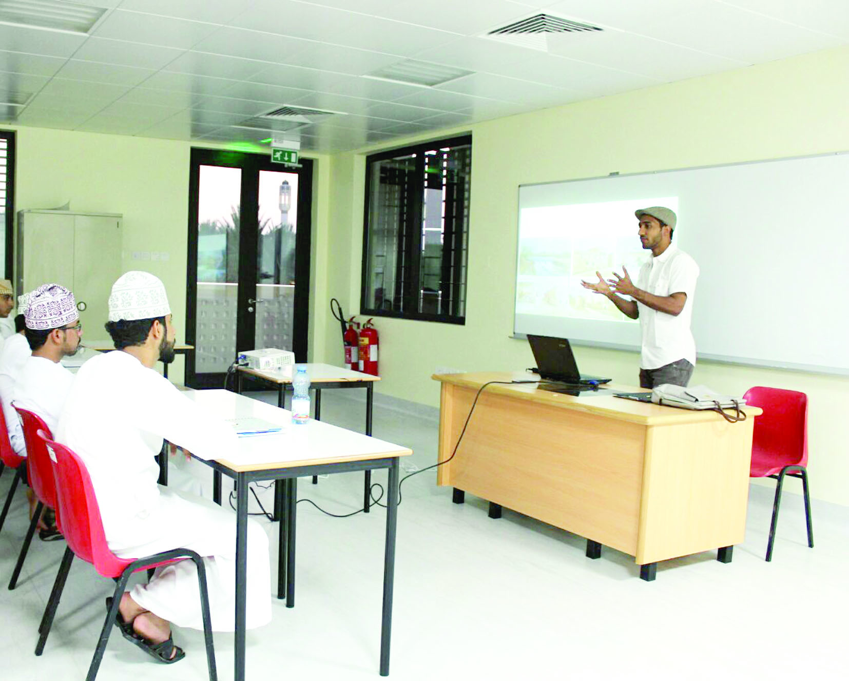"مدينة الأفق البعيد"تلوح في جامعة السلطان قابوس