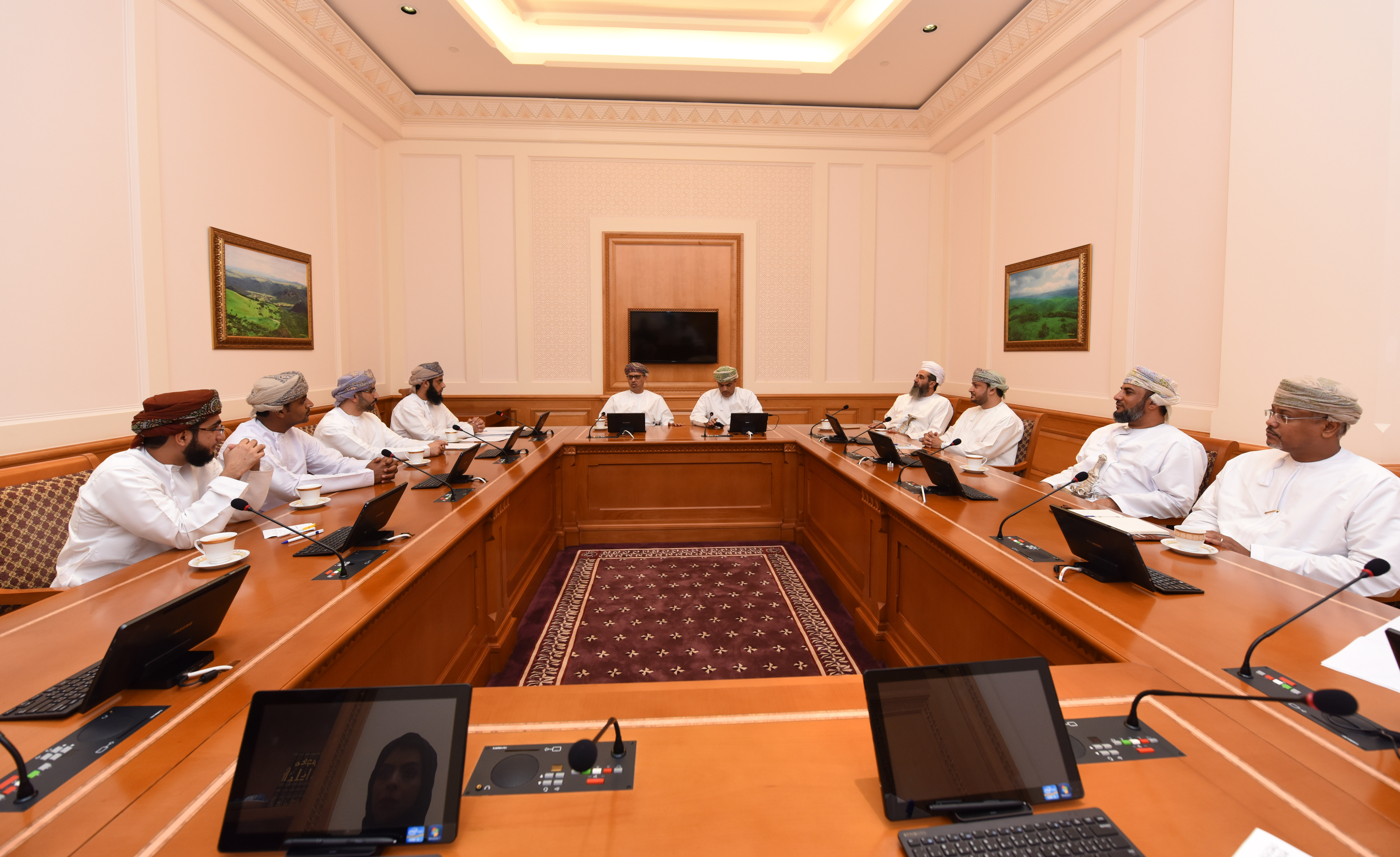 صحية الشورى تلتقي أطباء الامتياز وتستمع إلى مطالبهم وتؤكد إيصالها إلى الجهات المختصة