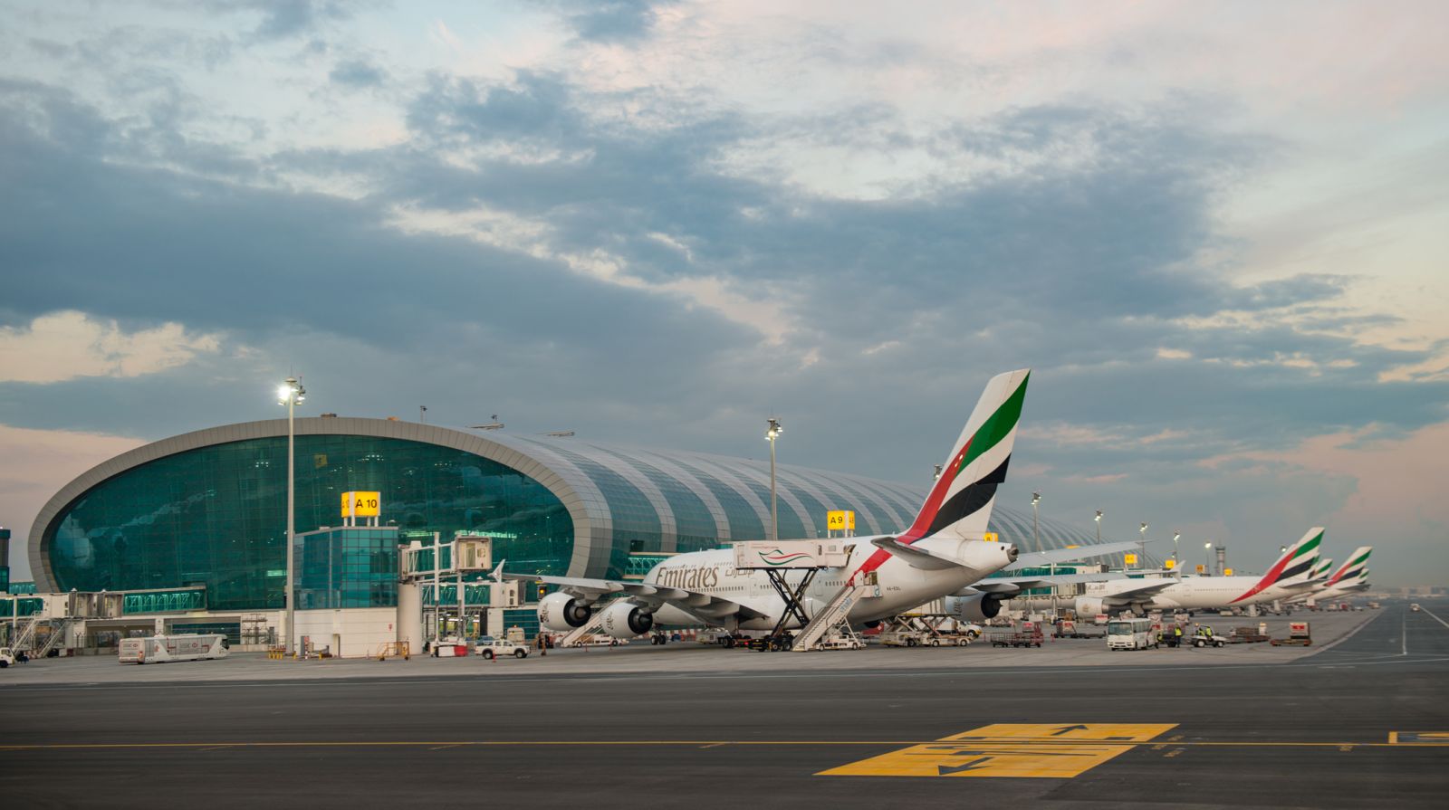 ايقاف الملاحة لبعض الوقت في مطار دبي بسبب طائرة بدون طيار