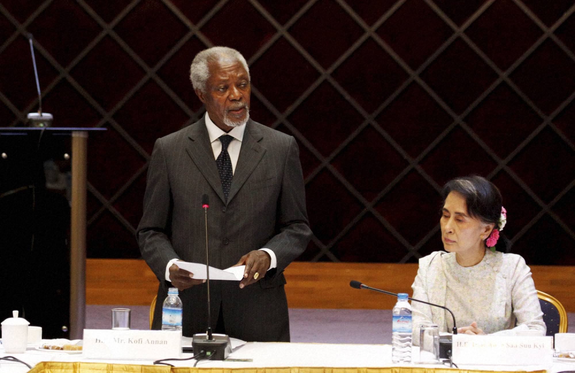 Myanmar's Suu Kyi, Annan oversee panel on plight of Rohingyas