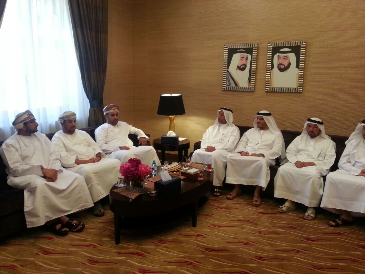 وفد من أصحاب الأعمال بمحافظة جنوب الباطنة يقومون بزيارة إلى الإمارات العربية المتحدة