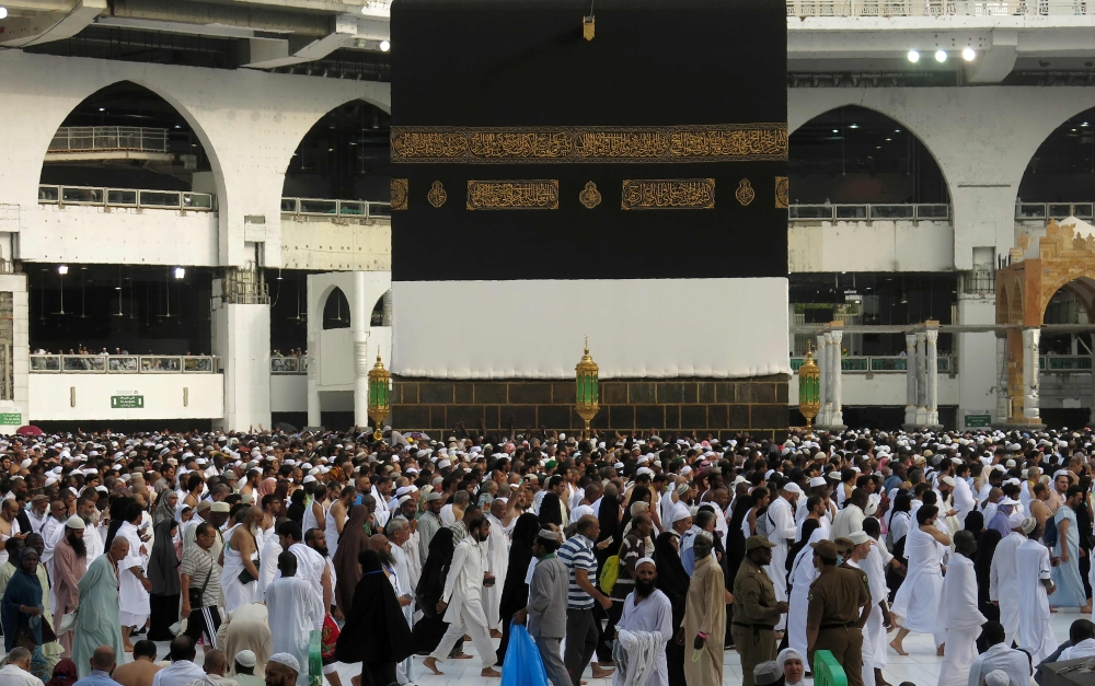 Mecca mayor says no delays on pilgrimage expansion projects