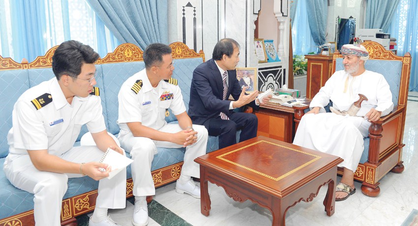 Dhofar Governor meets Korean naval official