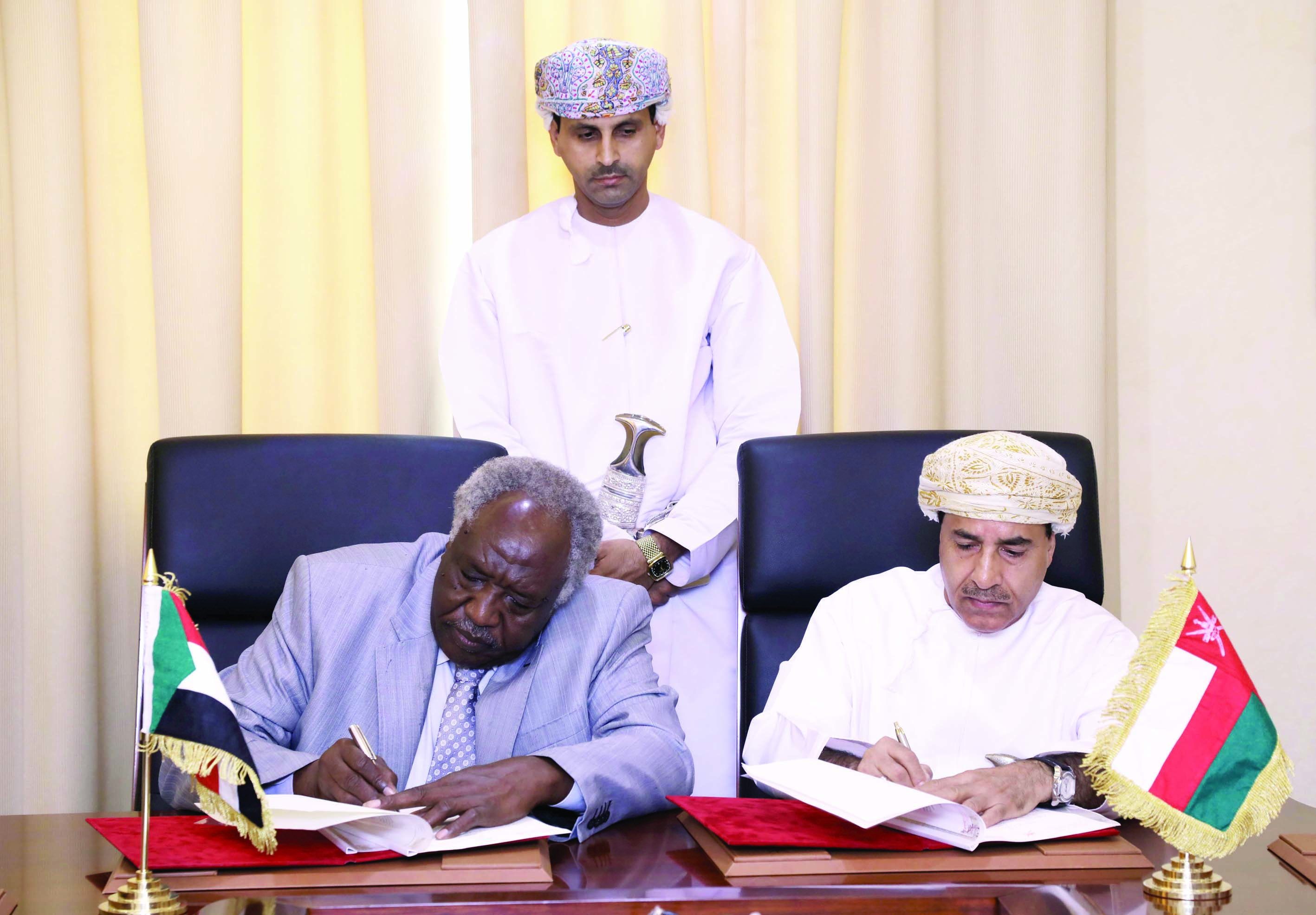 مذكرة تفاهم في مجال الوثائق بين السلطنة والسودان