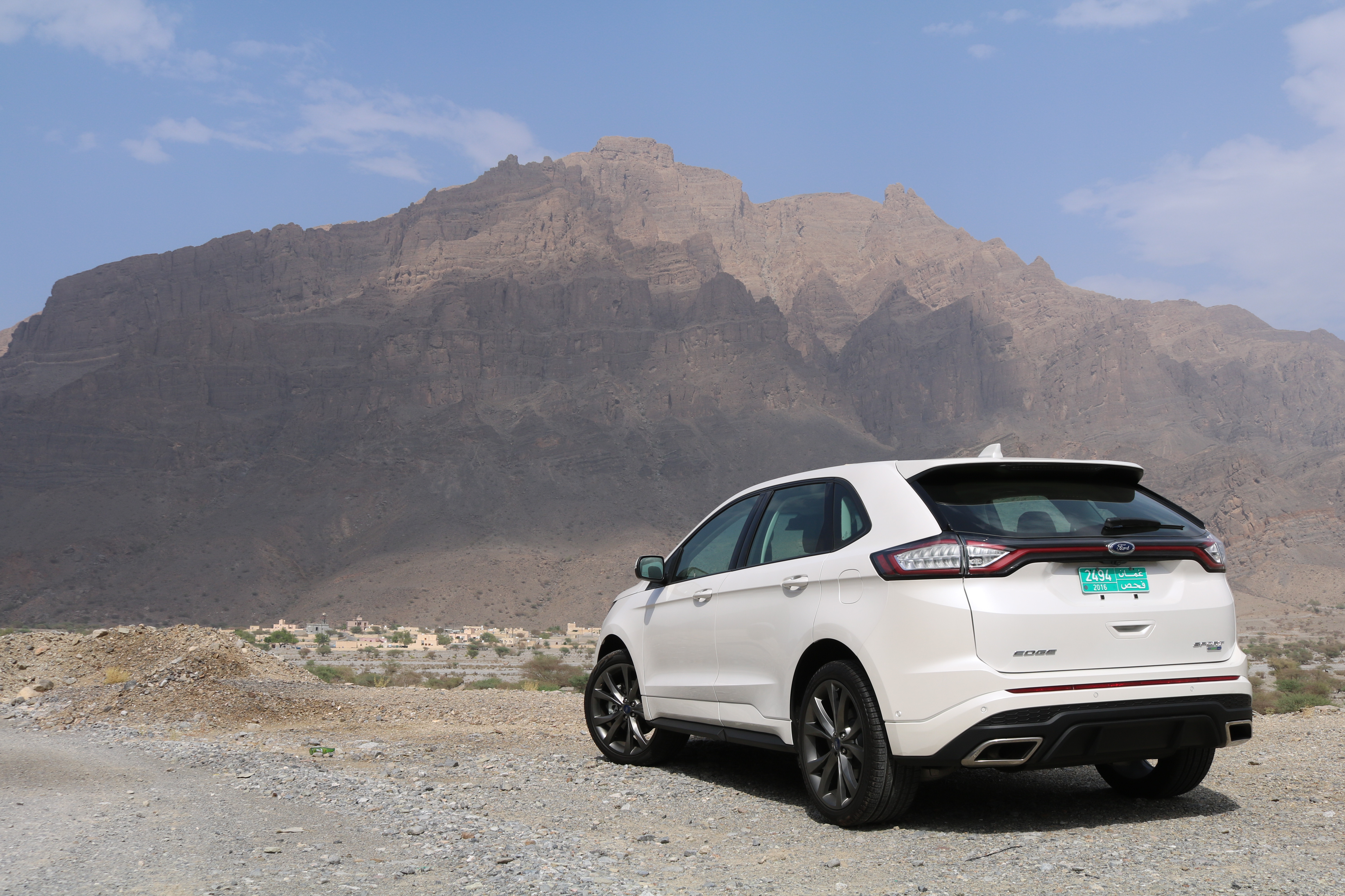An Oman Road Trip in a Ford Edge to the Wakan Village