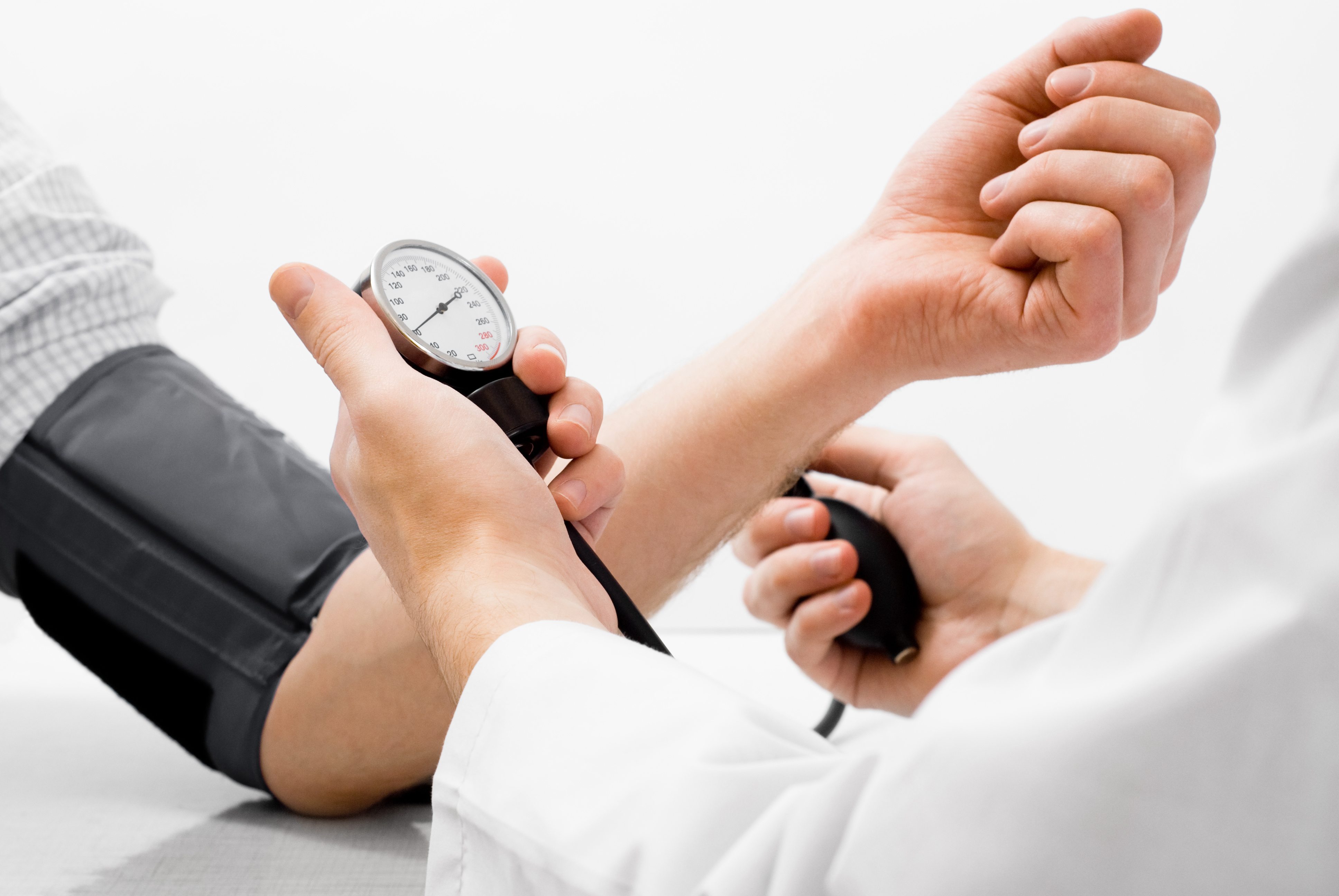 دراسة: الخرف مرتبط بانخفاض ضغط الدم
