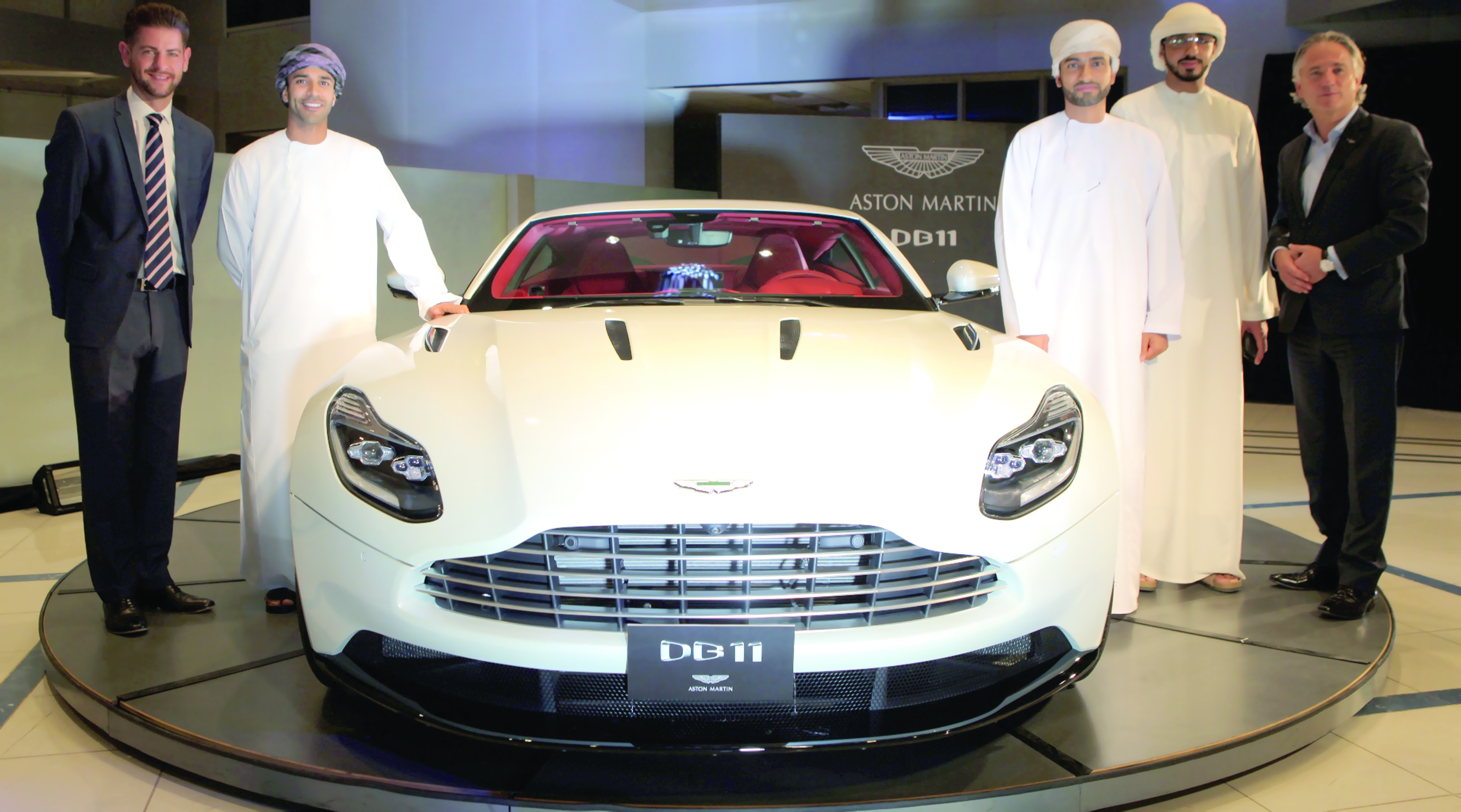 الحشار تكشف عن سيارة "  أستون مارتن  DB11  "الجديدة كلياً