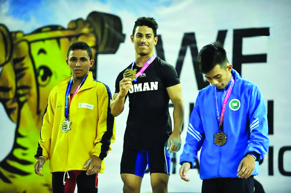في إنجاز رياضي غير مسبوق..الحبسي يحقق أول ميدالية ذهبية عالمية للسلطنة في رفع الأثقال