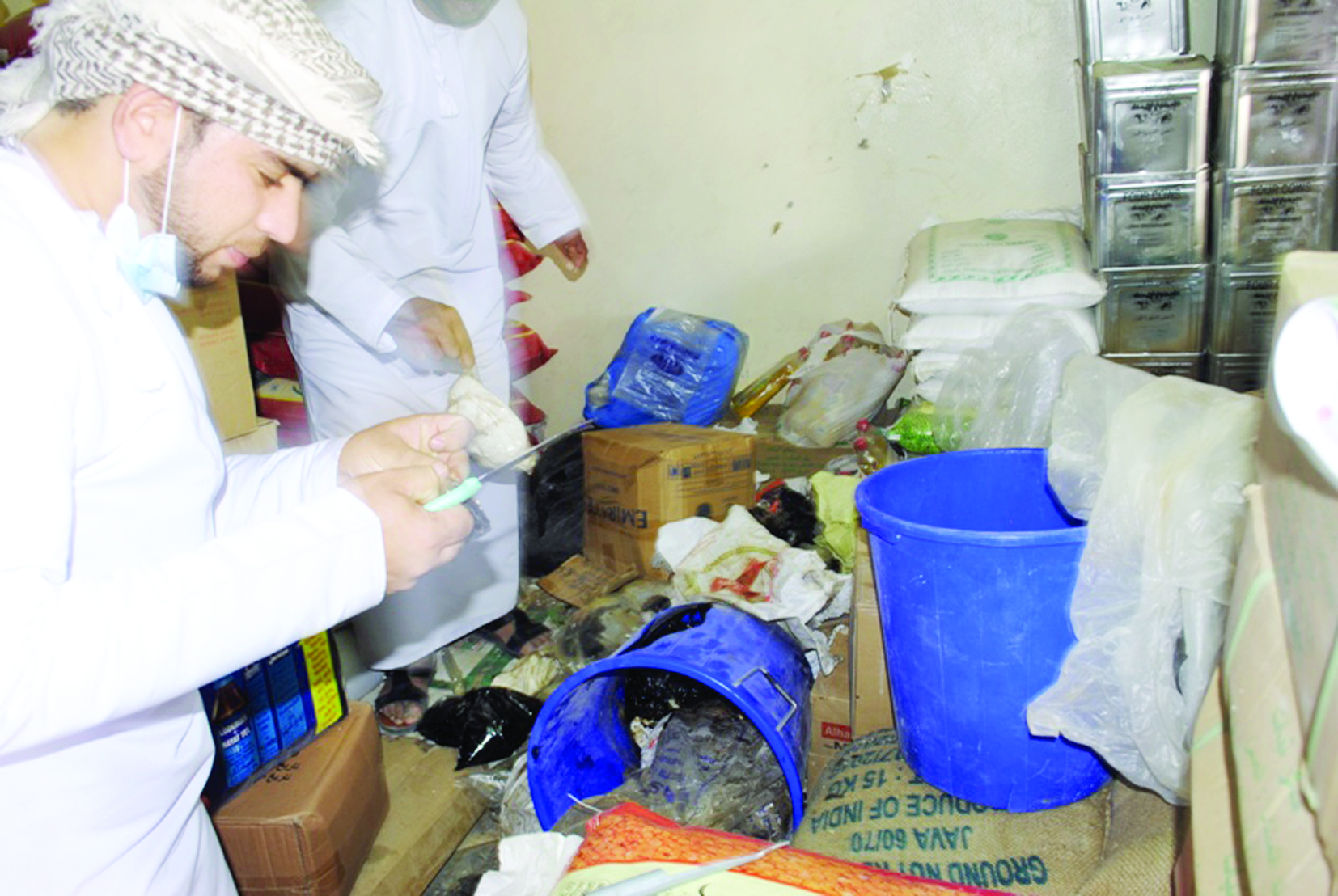 اتلاف 57 طن من المواد الغذائية بالبريمي