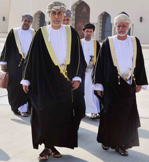 مبعوثا من جلالة السلطان .. شهاب بن طارق يتوجه لقطر لنقل تعازي جلالته في وفاة الشيخ خليفة