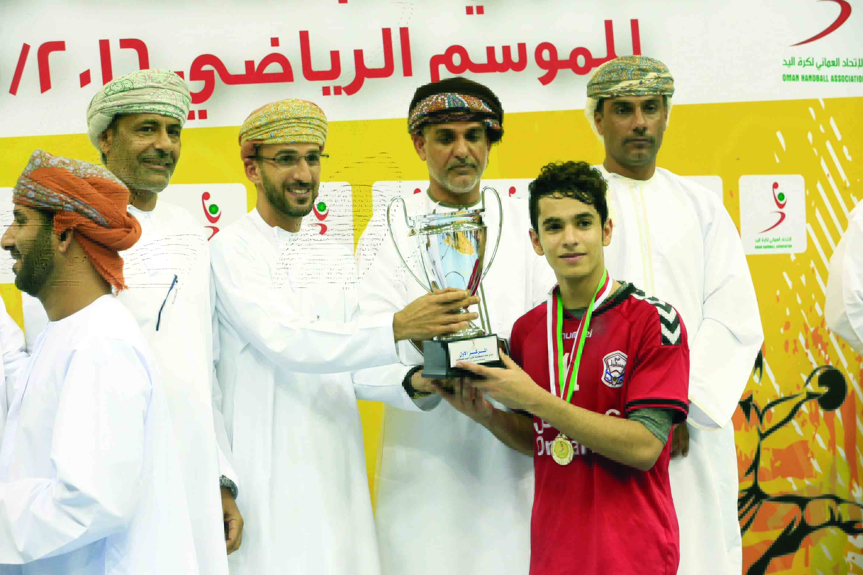 نزوى ثانيا وأهلي سداب ثالثا
مسقط يخطف لقب دوري الناشئين لكرة اليد