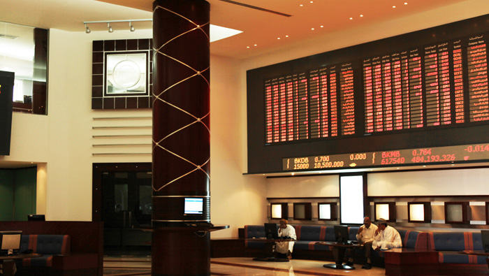 Muscat shares fall on local selling