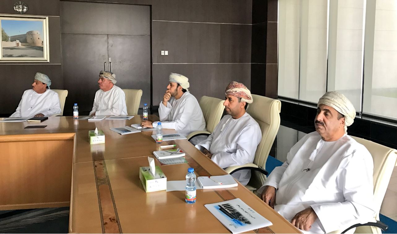فريق العمل بالهيئة العامة للطيران يستعرض سير أعمال البرنامج الوطني للرقابة على سلامة الطيران