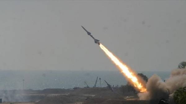 ادانة خليجية وعربية لاستهداف مكة بصاروخ من اليمن