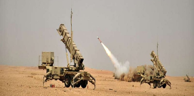 سعودي يتربح من حطام الصاروخ الذي أطلق من اليمن باتجاه مكة
