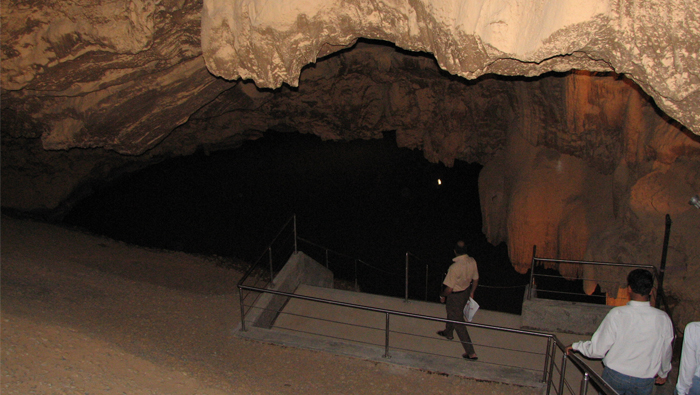 Oman travel: Enchanting Al Hoota Caves