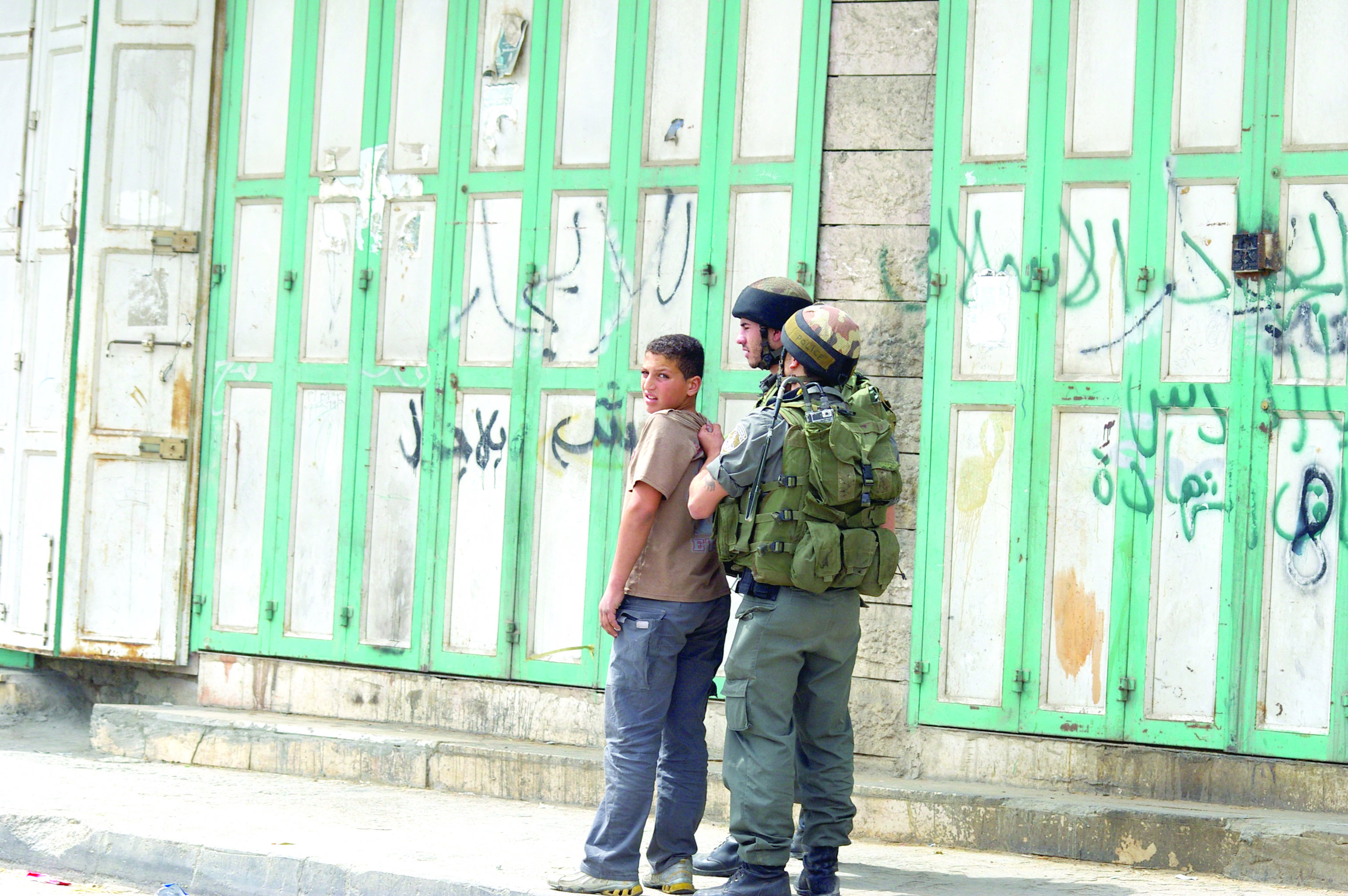 450 أسيرا فلسطينيا خلال سبتمبر
