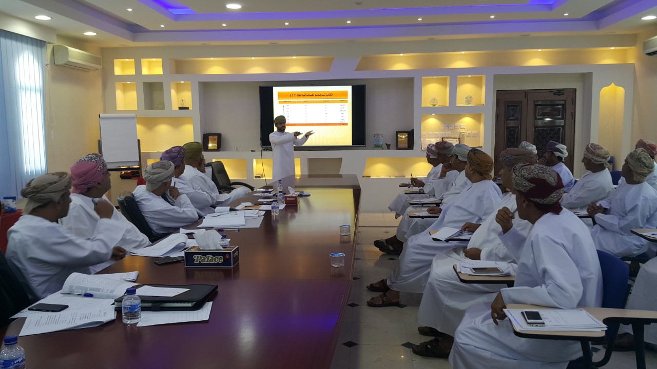 مناقشة طرق إعداد الخطط التشغيلية بجنوب الباطنة