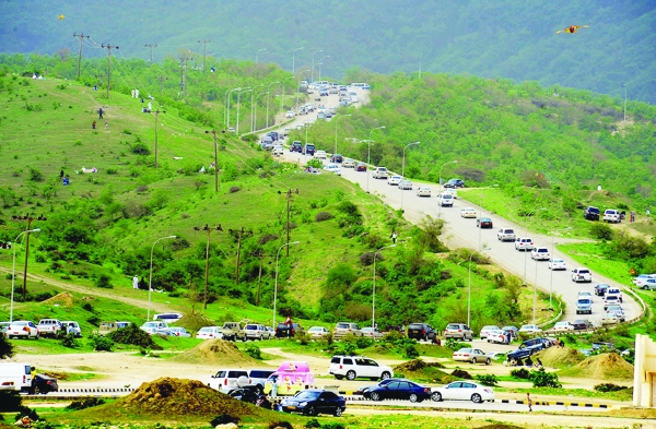 عدد زوار مواقع أرض اللبان بمحافظة ظفار  في شهر أكتوبر الماضي