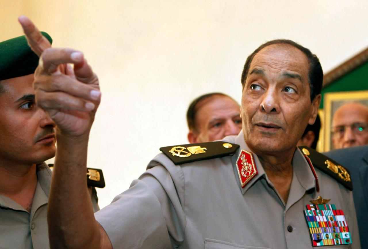 لماذا زار المشير طنطاوي ميدان التحرير امس ؟
