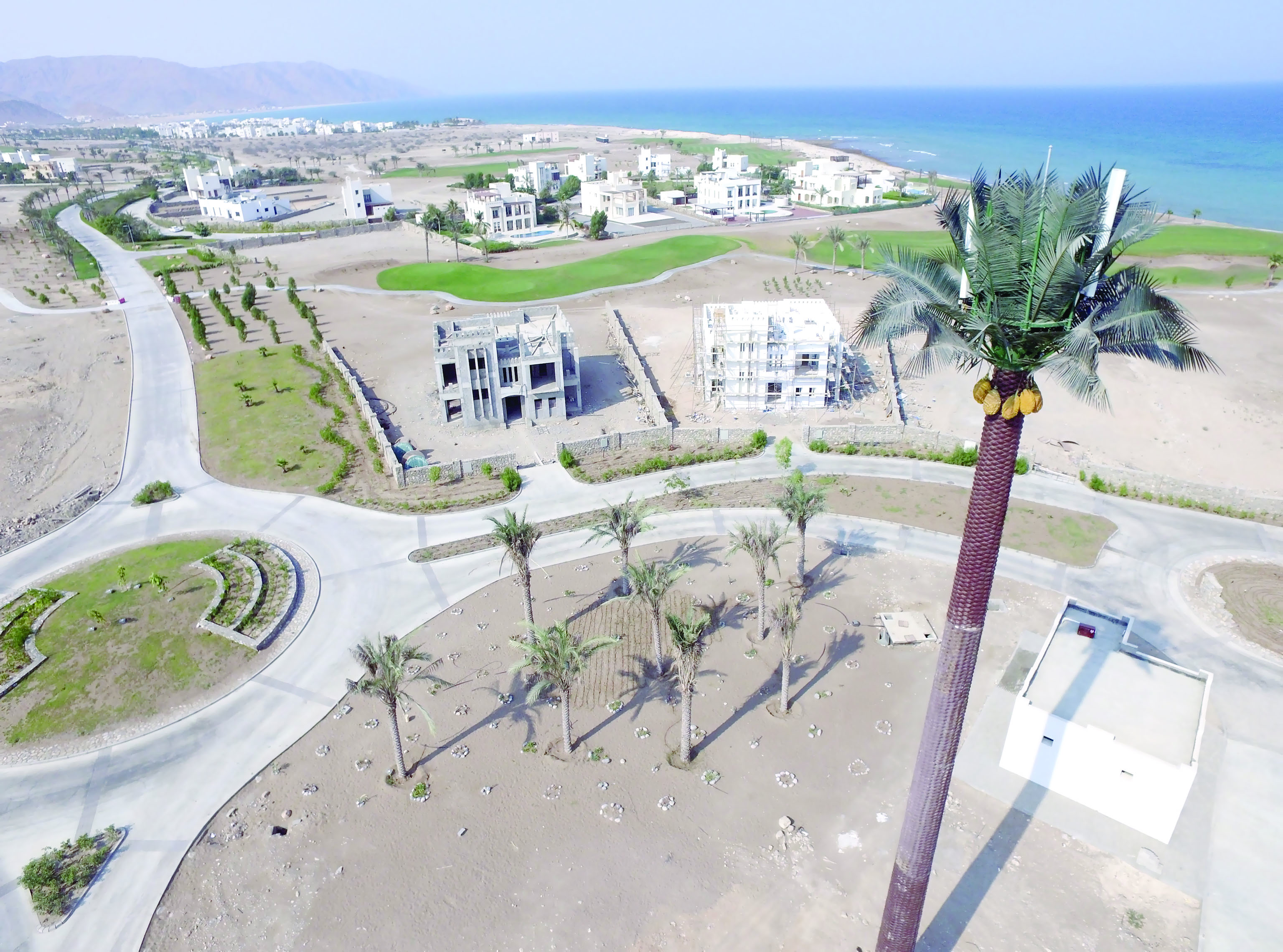 عمانتل تعزز من أداء شبكتها في قرى قنتب والسيفة وتوقع اتفاقية مع شركة موريا للتنمية السياحية