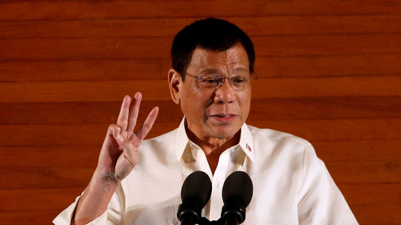 كيف غير انتخاب ترامب موقف الرئيس الفلبيني من واشنطن ؟