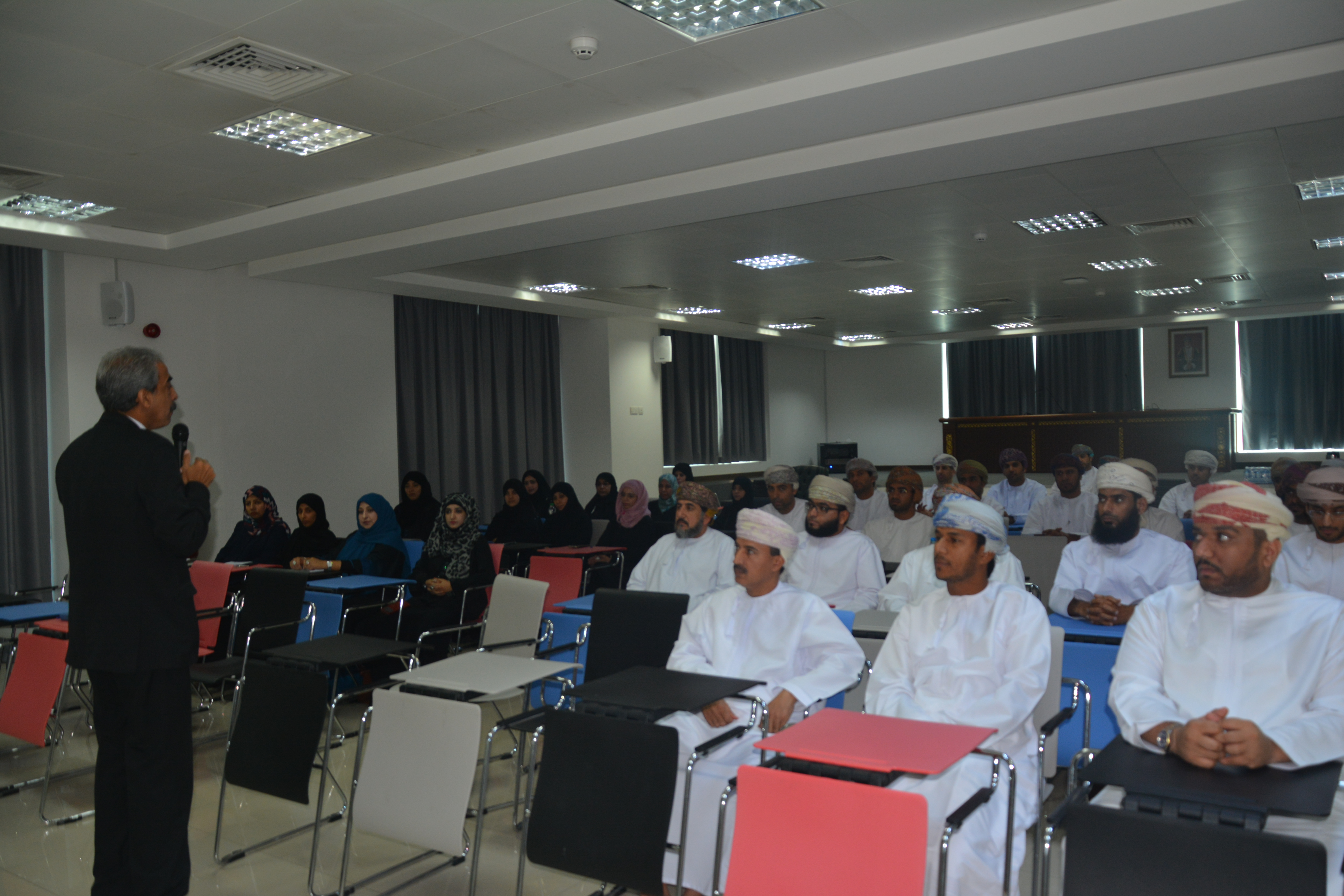 برنامج تدريبي قضائي  حول ادارة الازمات