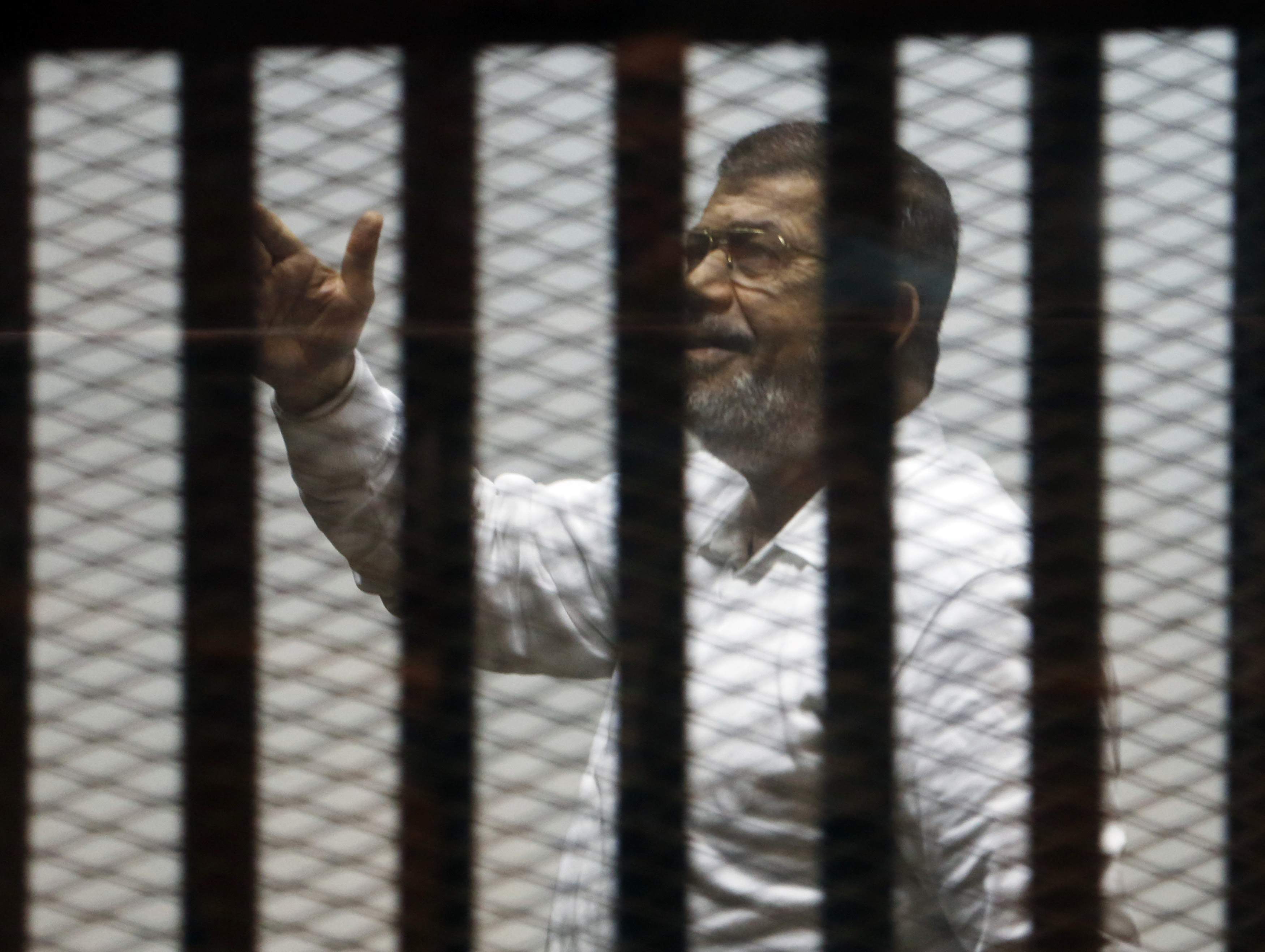 محمد مرسي ... هل يبقى في السجن حتى مماته ؟