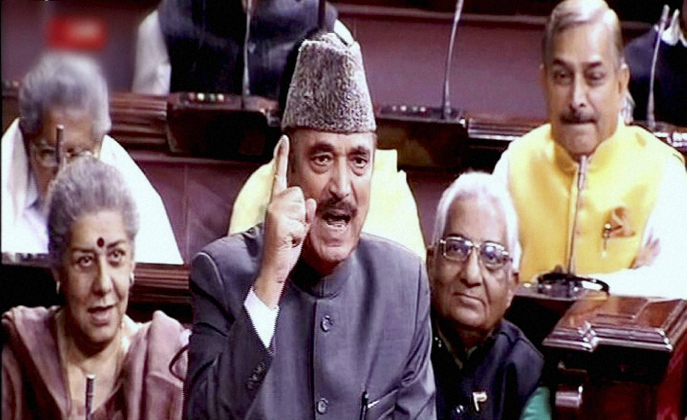 Congress justifies Azad's remarks on demonetisation deaths