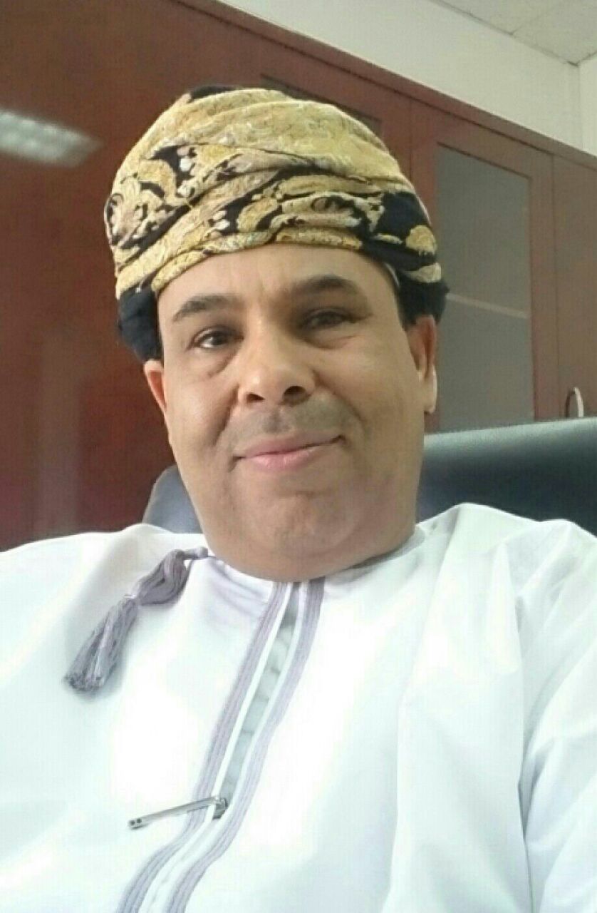 إدارة التجارة والصناعة بجنوب الباطنة تناقش التحديات والضوابط الخاصة بالأسماء التجارية