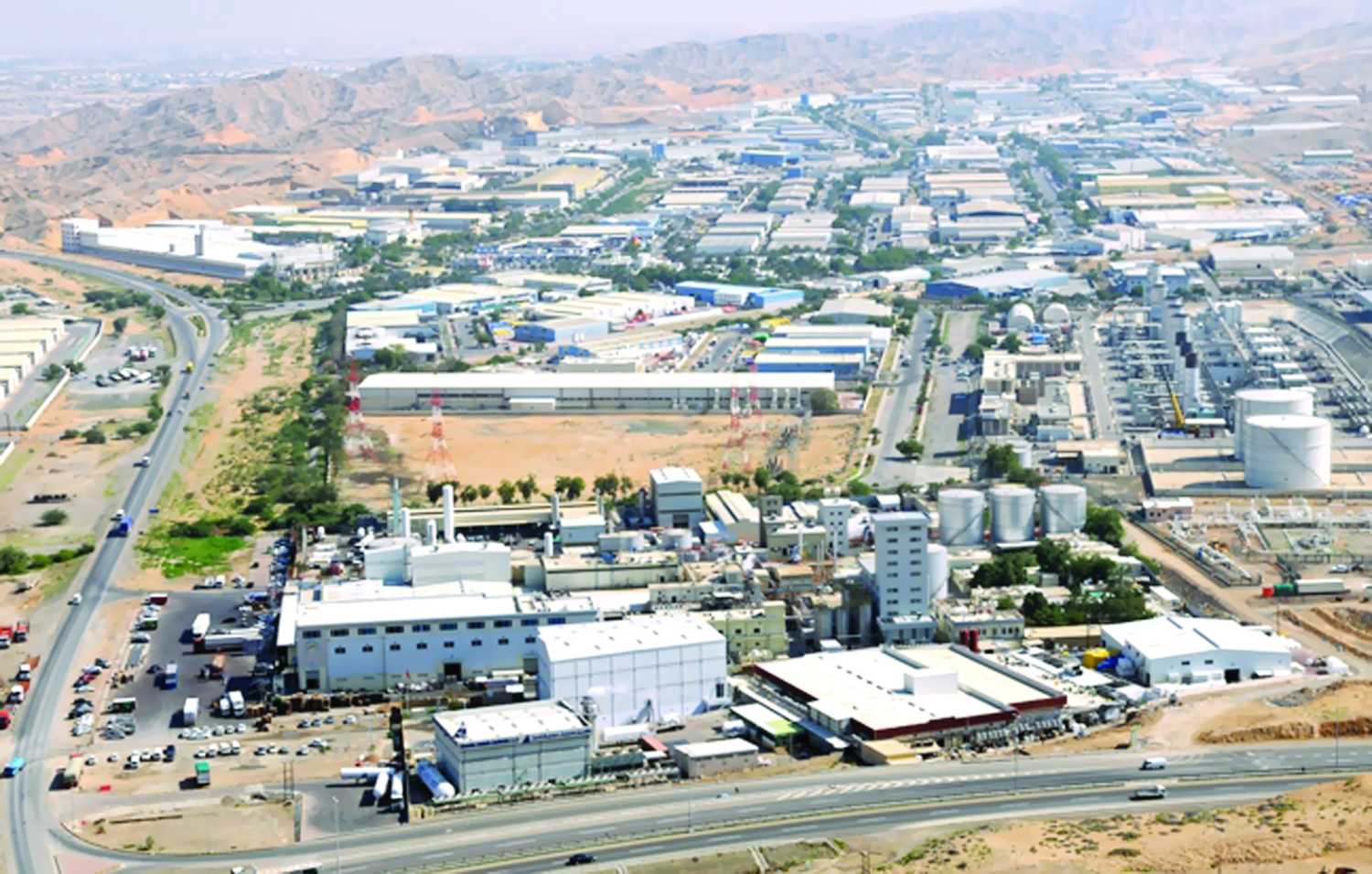 برأسمال قدره 7.7 بليون ريال عماني
 341 شركة مساهمة مقفلة في السلطنة