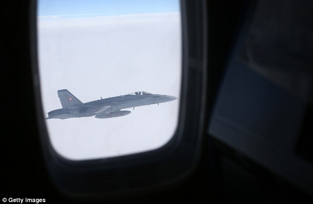 3  مقاتلات سويسرية تطارد طائرة بوتين الرئاسية.. والخوف يتزايد من اندلاع حربٍ باردة