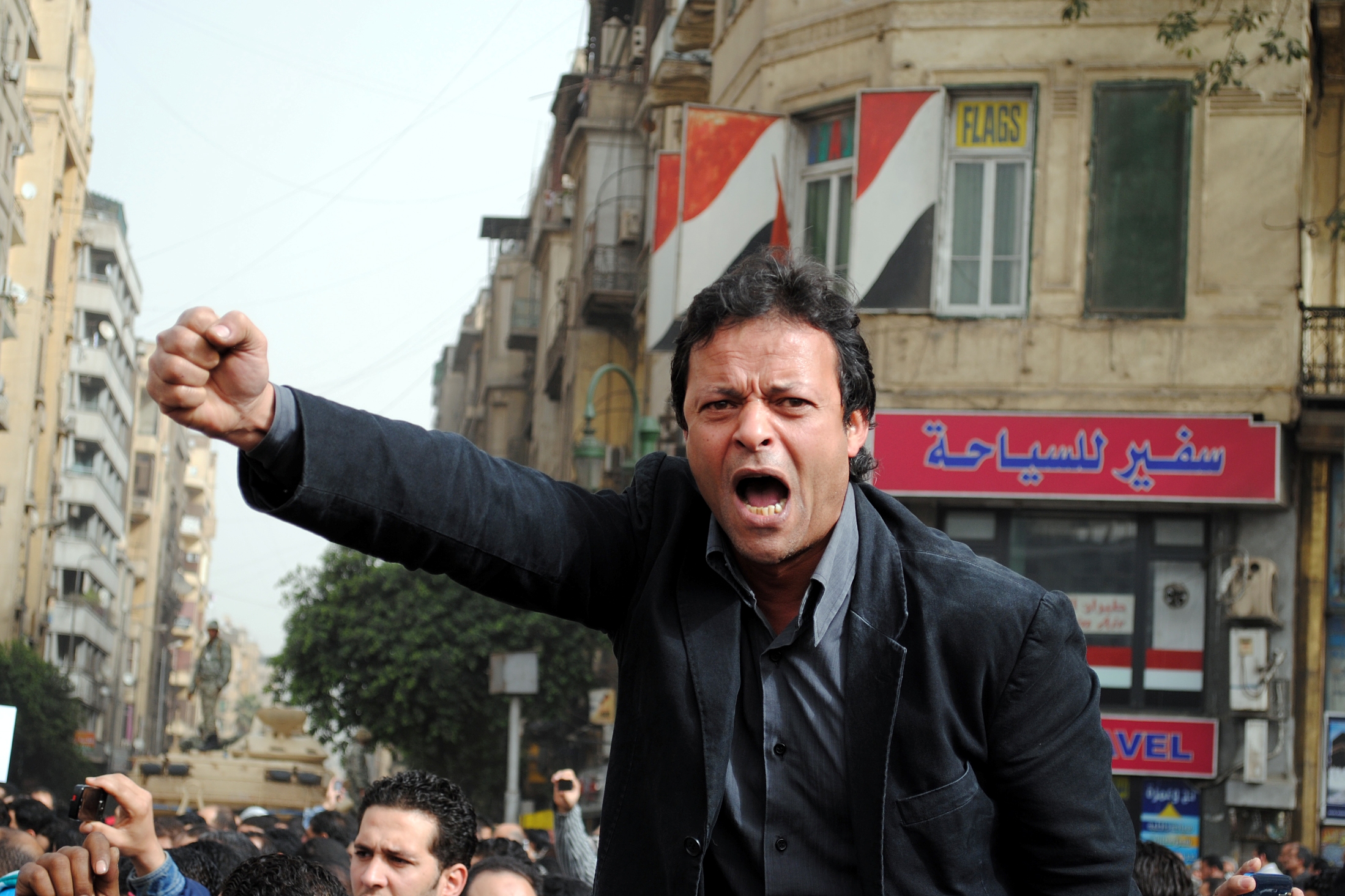 من هم الاعلاميون الثلاثة الذين طالتهم احكام مصرية بالسجن بتهمة نشر أخبار كاذبة ؟