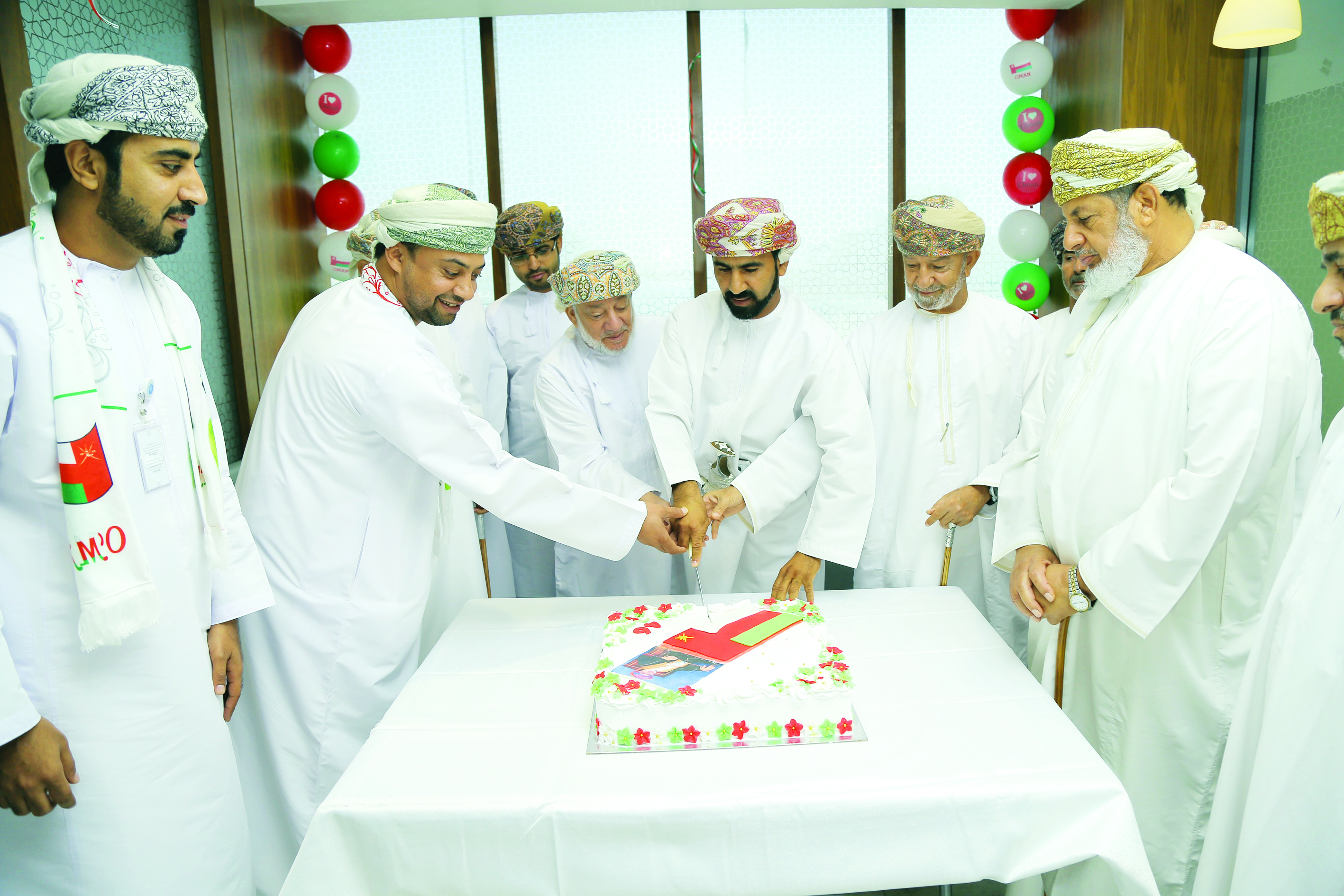 بنك العز الإسلامي يحتفل بالعيد الوطني
