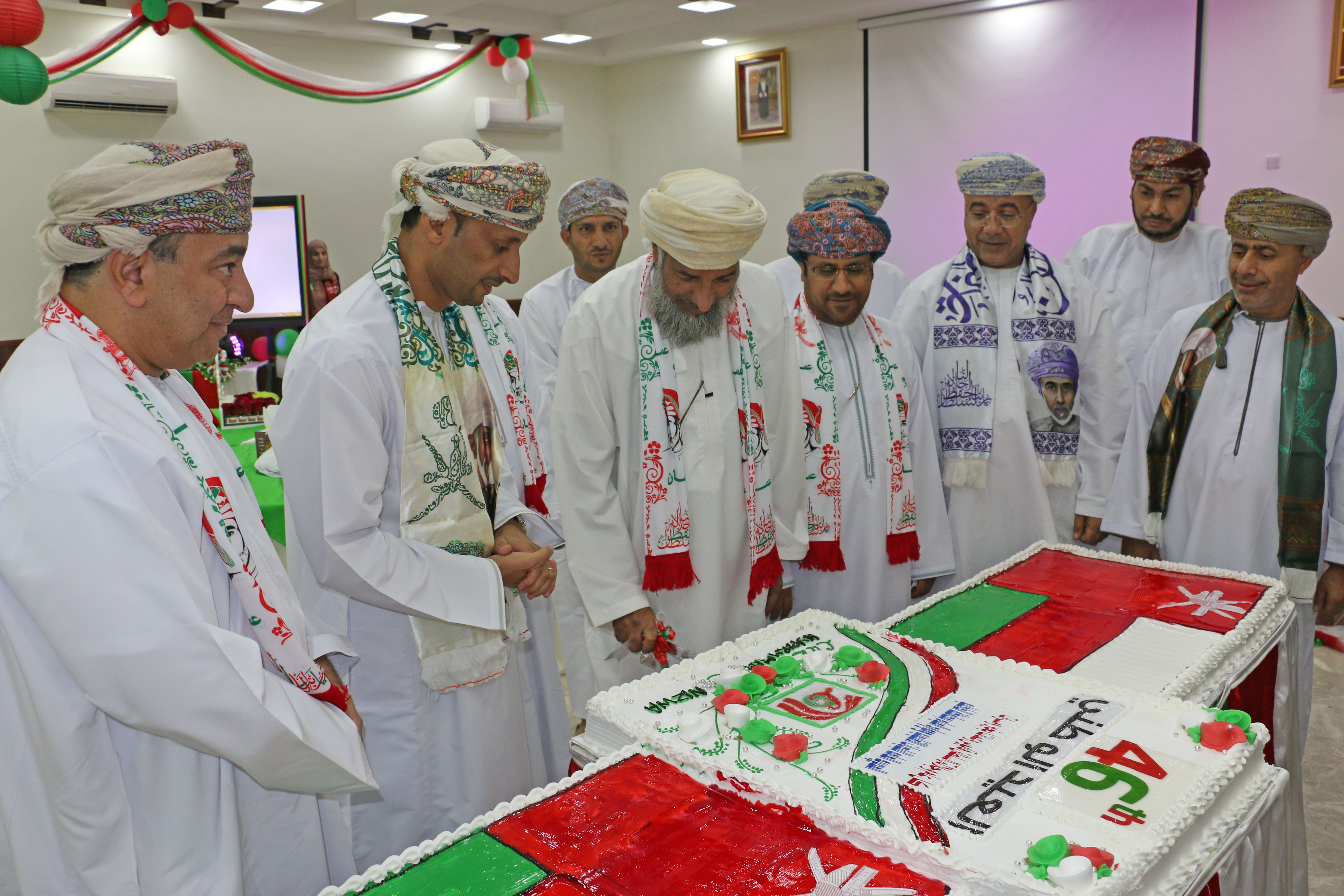 بلديات الداخلية تحتفل بالعيد الوطني