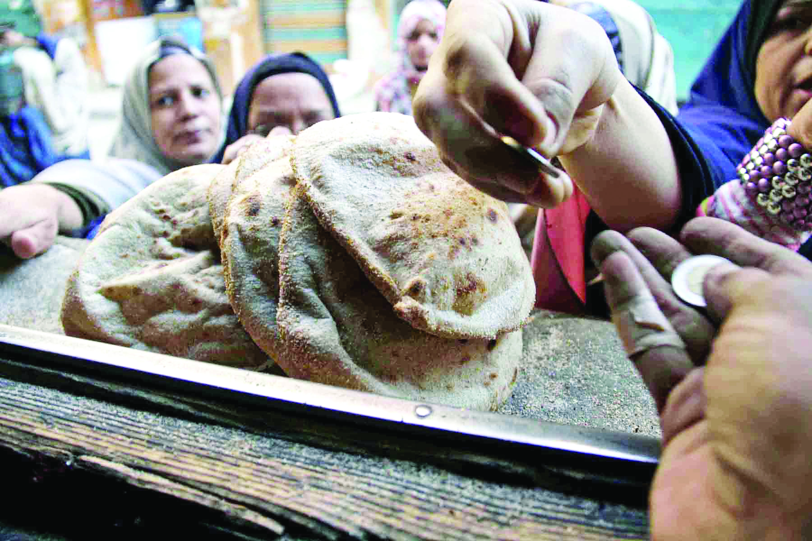 مصر.. اختفاء الفول والكشري من «مائدة الغلابة»