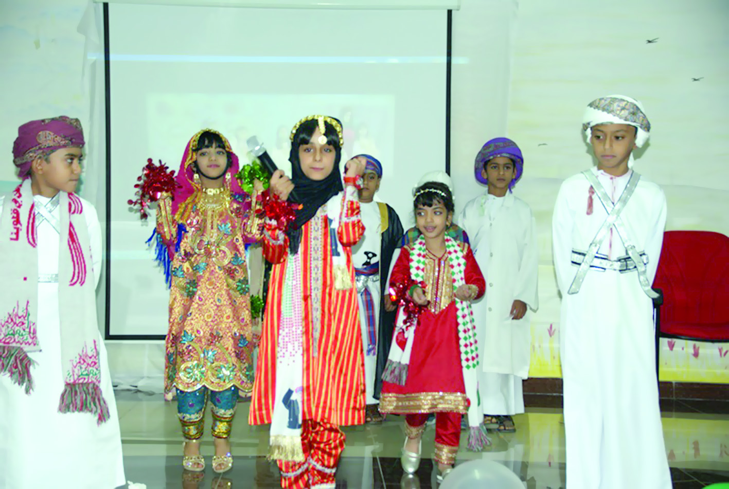 احتفال مدارس سمائل بالعيد الوطني السادس والأربعين المجيد